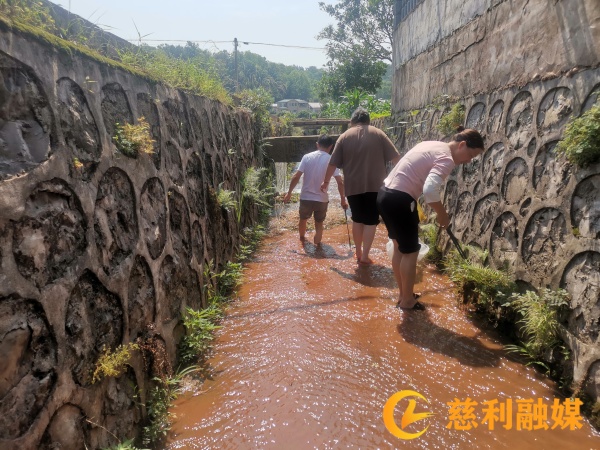 河道清理1_副本.jpg
