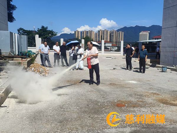 灭火_副本.jpg 灭火_副本.jpg