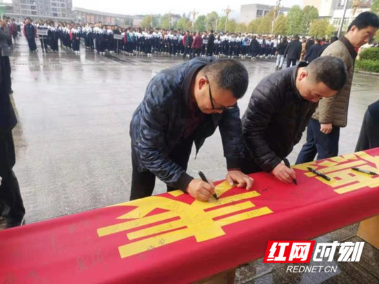 d2846b25a4a887e680a41e16f6f4fff_副本.jpg d2846b25a4a887e680a41e16f6f4fff_副本.jpg