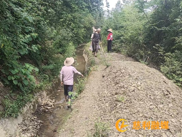 4fe80f314df32cc9518f29efb42d459.jpg