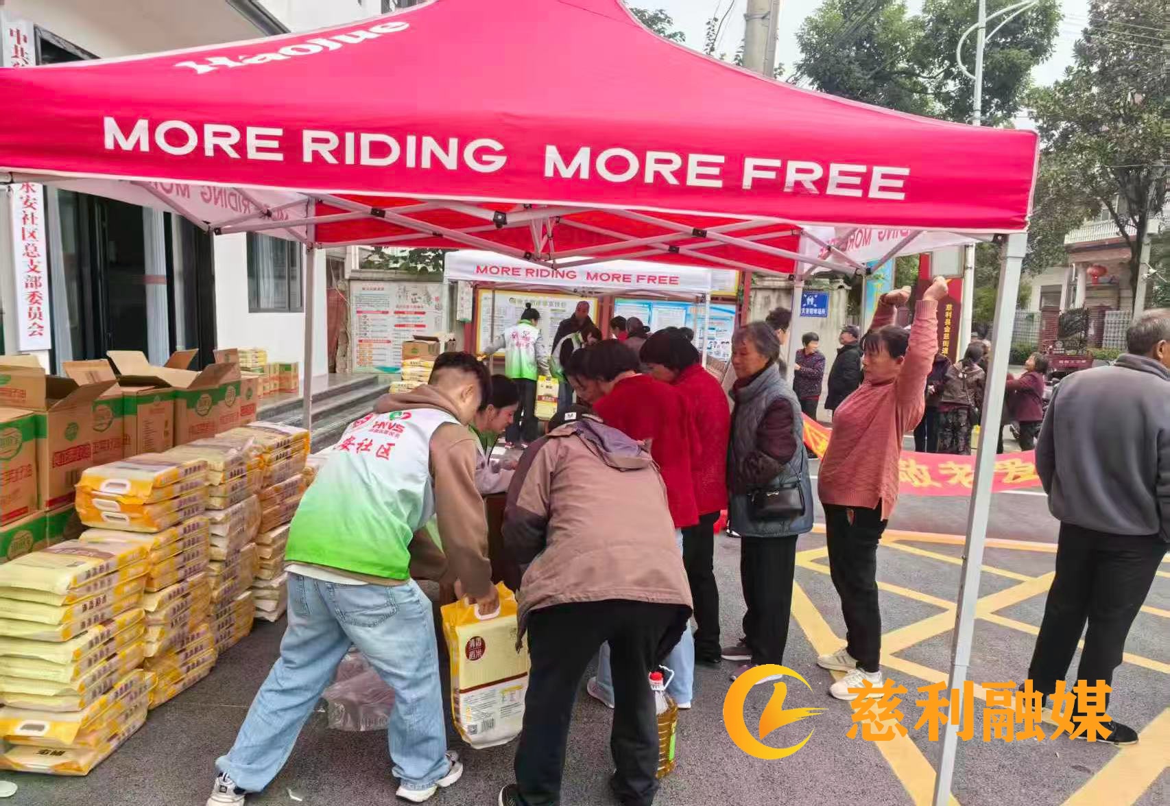 ff1d543093c776e9ad4501bb8438f279.jpg ff1d543093c776e9ad4501bb8438f279.jpg