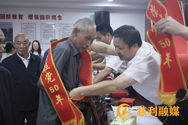 e2b185797a2e6767a21c6c554f300fb9_副本.jpg e2b185797a2e6767a21c6c554f300fb9_副本.jpg