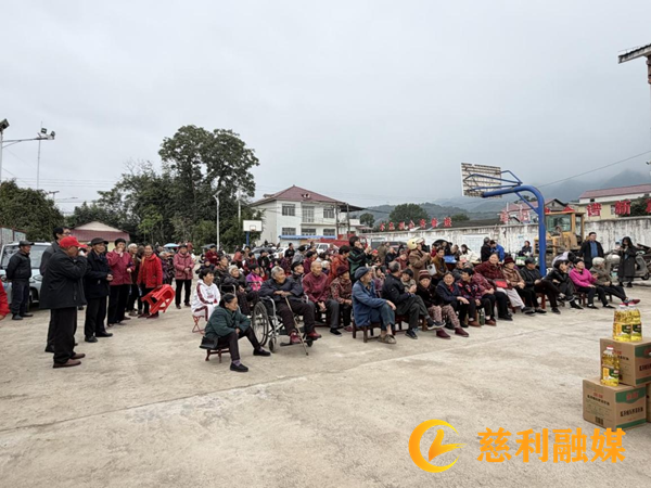 岩泊渡镇田坪村：孝老温情暖山村 文艺盛宴绘画卷1_慈利.png