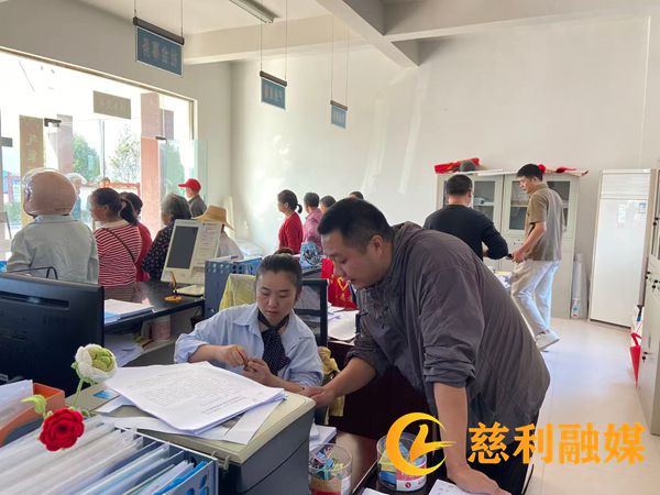 岩泊渡镇：稳步推进二轮土地延包 筑牢乡村振兴发展“耕”基1_慈利.jpg