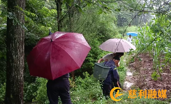 岩泊渡镇：防汛一线践初心 转移群众护民安2_慈利.png
