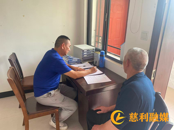 岩泊渡镇岩市村：“摆摊”听心声 心理咨询室开到“家门口”_慈利.png