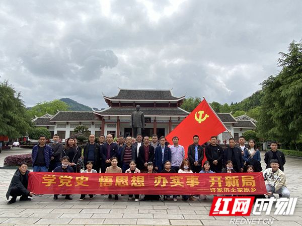 01d1e82f8f7c80118574f25aef28164_副本.jpg