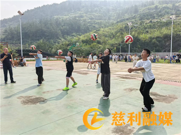 b3fdbdf646016595dfce74bb2d8c6484.jpg b3fdbdf646016595dfce74bb2d8c6484.jpg