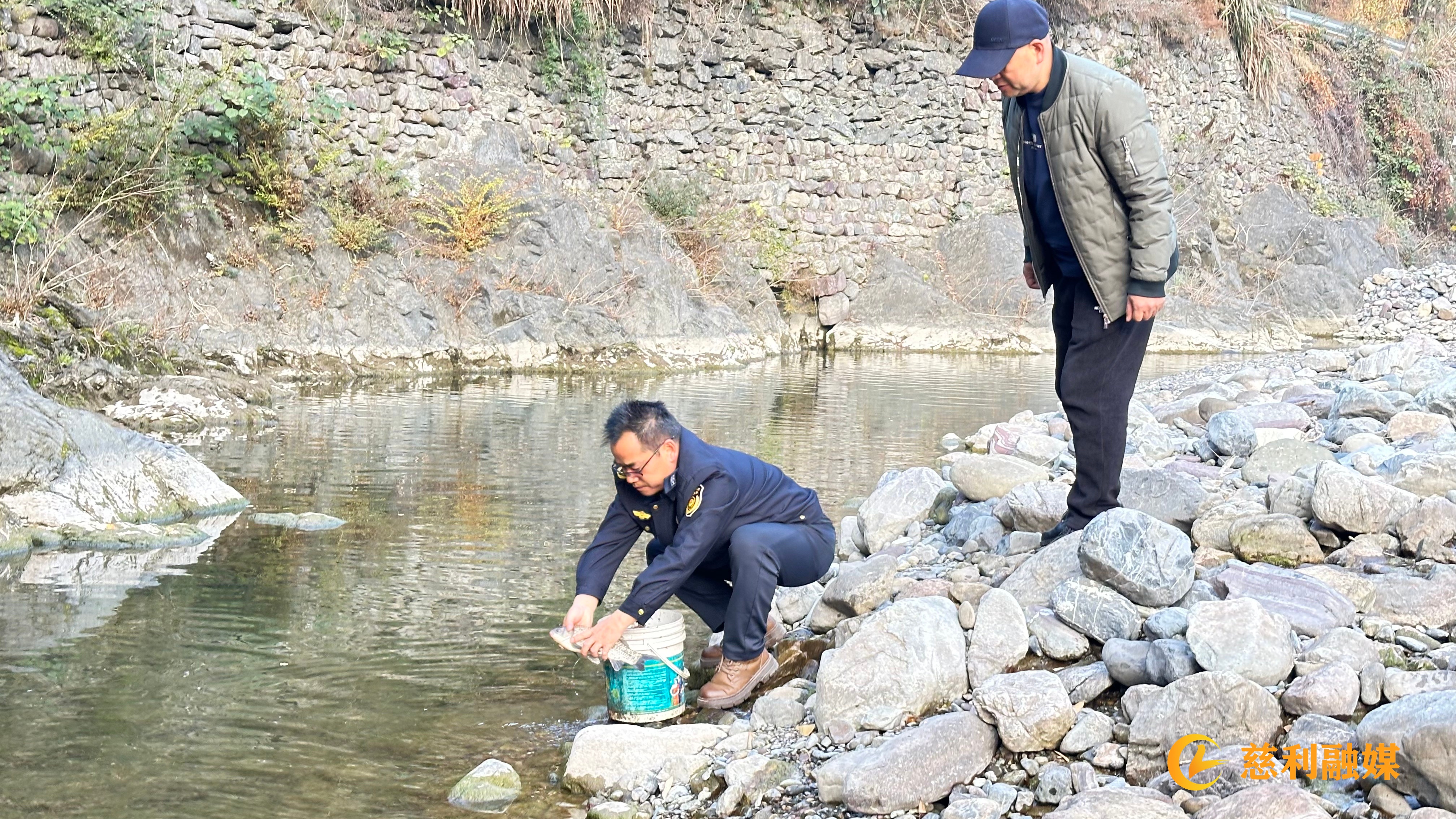 f9bb880e141658419de038efa063cd66.jpg f9bb880e141658419de038efa063cd66.jpg