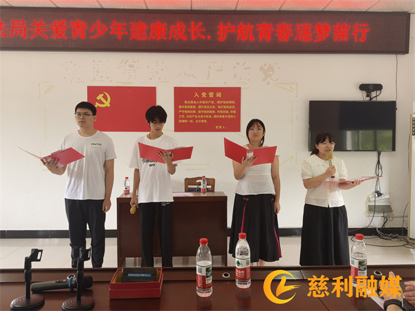 诗歌朗诵.jpg