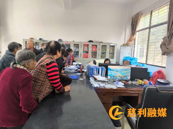 e9d008c9200105cf16731f0bfd7d248b_副本.jpg e9d008c9200105cf16731f0bfd7d248b_副本.jpg