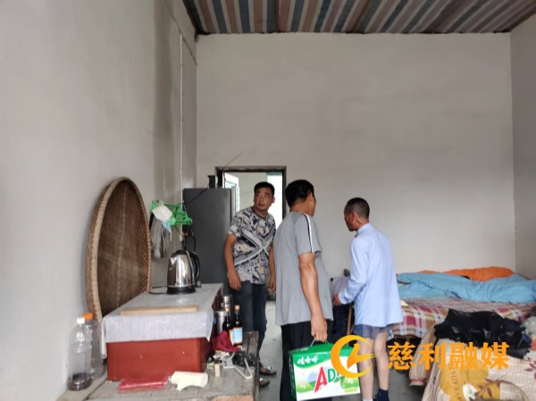 a5b0e5b53a0c2843e787859f36e8c4c_副本.jpg