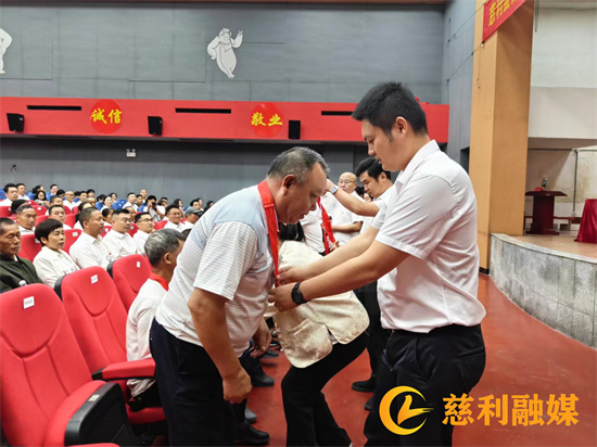 表彰02.jpg 表彰02.jpg