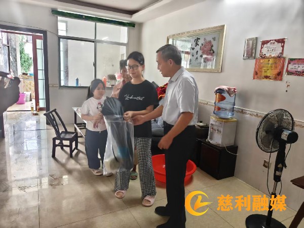 b682b08906ec512abf48ec77e6ce31b9_副本.jpg b682b08906ec512abf48ec77e6ce31b9_副本.jpg