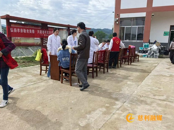 先锋村1.jpg 先锋村1.jpg