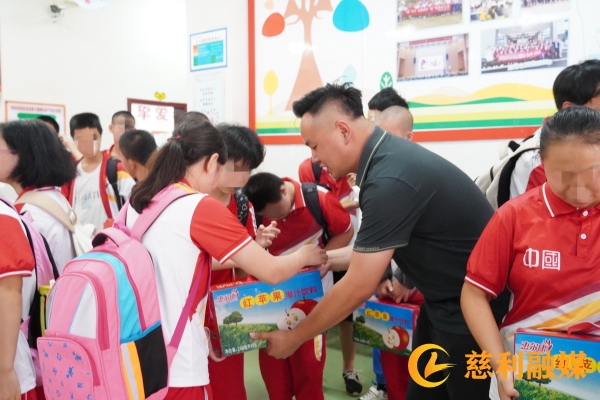 红3.jpg