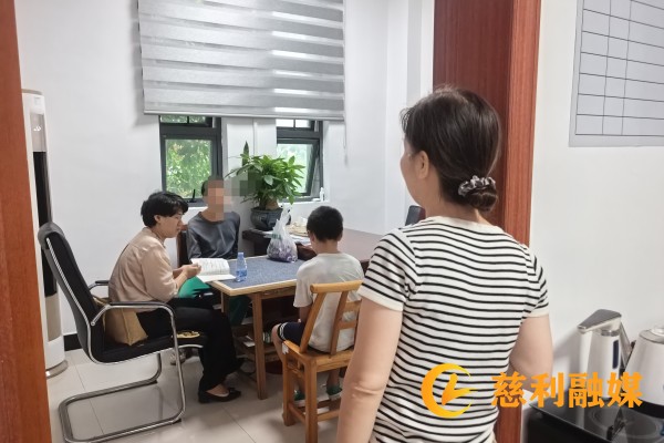 红4.jpg 红4.jpg