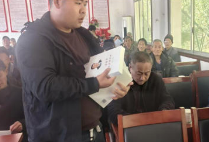 金慈街道团溪村：学思践行，掀起学习《习近平谈治国理政》的新高潮