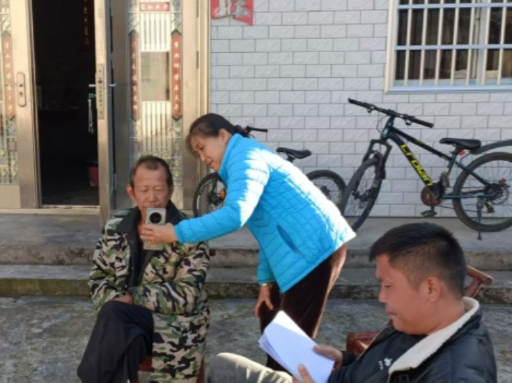 网签速办稳民心 延包筑基兴乡村 ——  溪口镇高效推进二轮土地延包网签工作