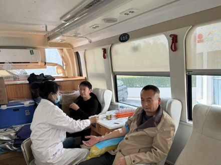 三官寺土家族乡中学：热血汇聚爱心 奉献践行初心