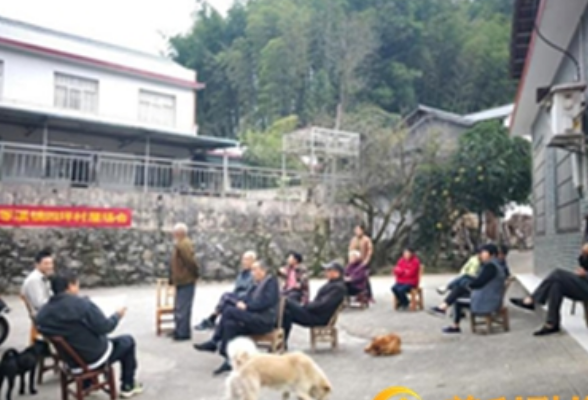 零溪镇四坪村：屋场会上话民生 政策宣讲暖民心
