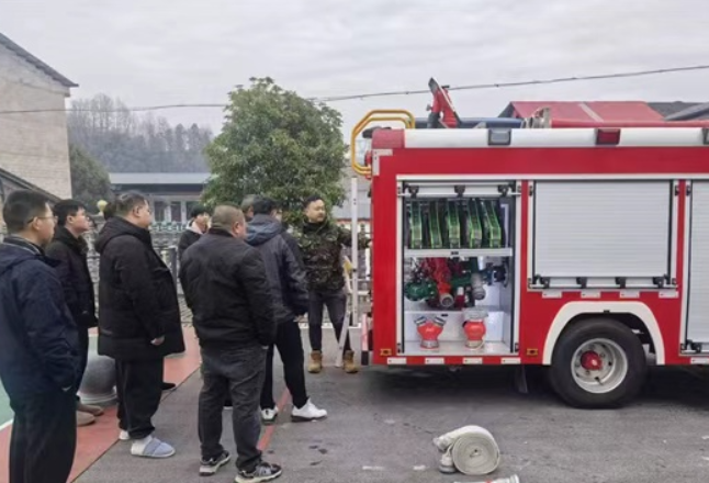 洞溪乡：防火不松劲，过节不脱节