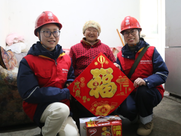 【新春走基层】国网慈利县供电公司：新春慰问暖人心  电力关怀显温情