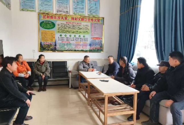 慈利县龙潭河镇：情系家乡 寒冬送暖——爱心人士回乡慰问环卫工人