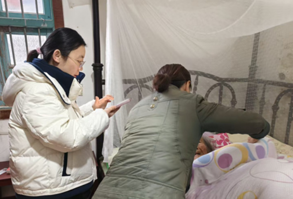 零阳街道紫霞社区“上门认证”暖人心 精准服务护“夕阳”