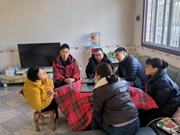 杨柳铺乡：情系困难群众 慰问温暖人心