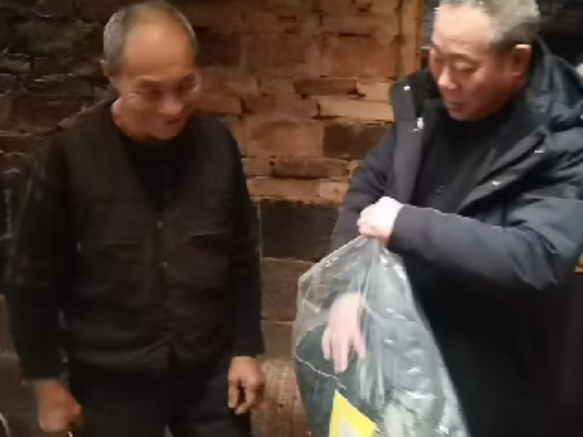 【新春走基层】江垭镇白堰村：春节慰问暖人心 浓浓关怀显真情