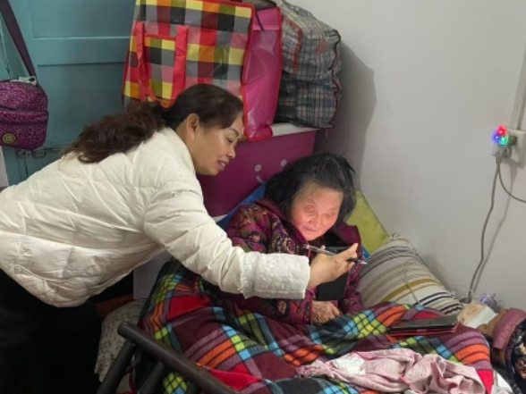 溪口镇天湖村——暖心服务送上门，养老保险认证“零距离”