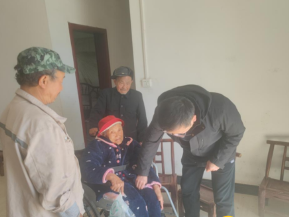 县残联为失能老人提供“零距离”评残服务