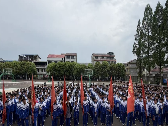 慈利二中：春风伴行征远路，少年砺志赴新途
