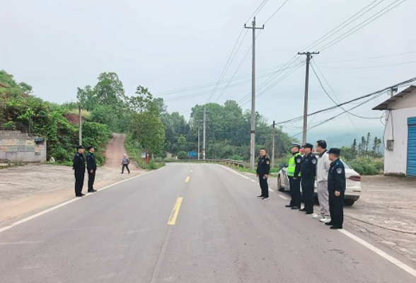 象市镇：开展道路交通安全联合执法行动 筑牢农村道路安全防线