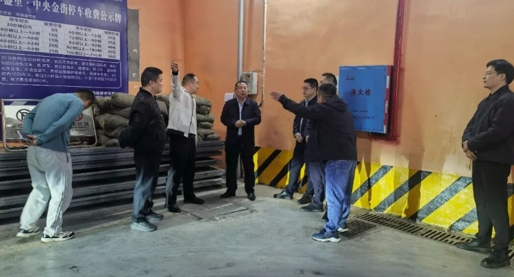 侯铁夫调研城市防汛备汛工作