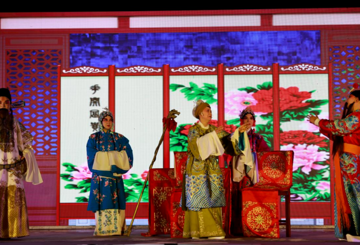 慈利县：文化惠民庆“五一” 非遗汉戏润民心