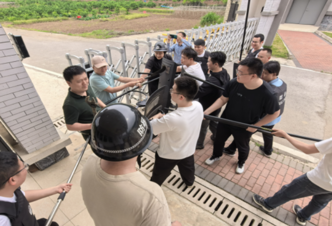 慈利县自来水公司 开展消防暨反恐防暴综合演练