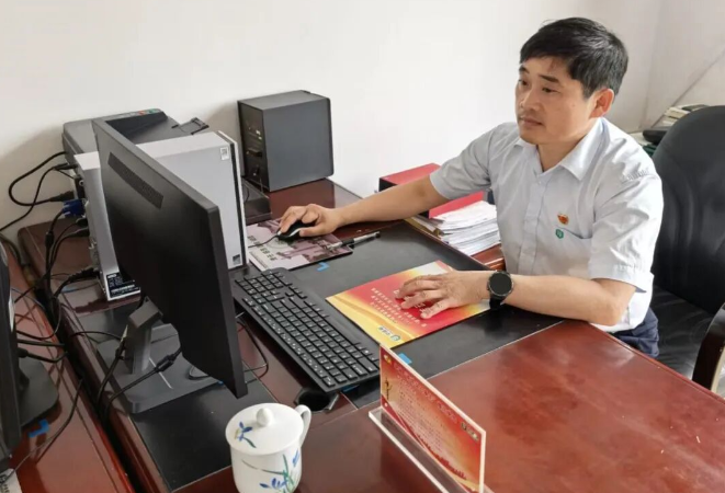 慈利：晨跑者跳河勇救落水老人杜国波获评“感动湖南年度榜样人物”