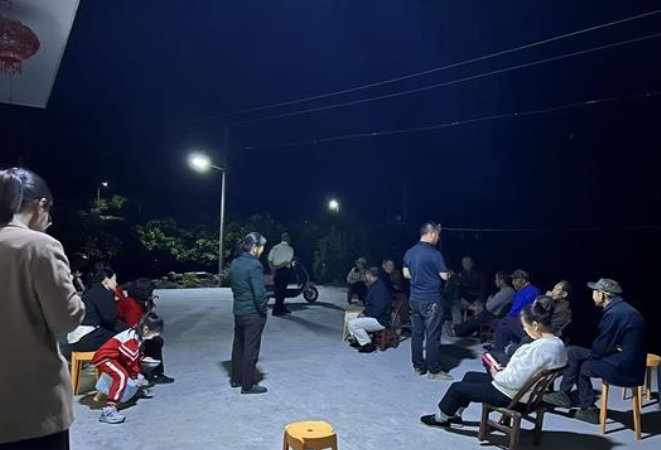 零阳街道七枞村：屋场会上话安全 凝心聚力守平安