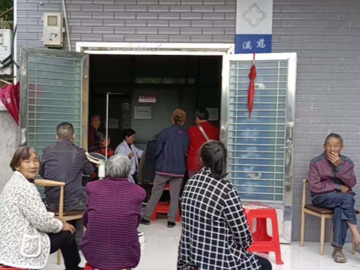 惠民体检暖人心 同心共护夕阳美——溪口镇同盟村开展老年人免费体检活动