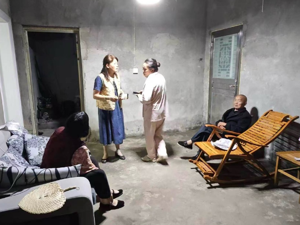 雨夜转移暖民心 零溪镇筑牢防汛安全防线