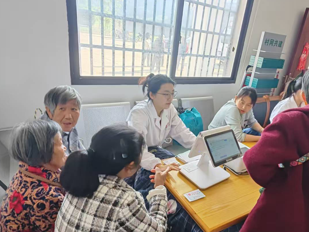 江垭镇：暖心“敲门”送健康，重点人群体检“不跑腿”