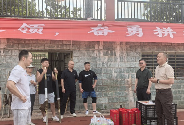 夏日送清凉 鼓劲备赛场——县民宗局慰问备战省少数民族传统体育运动会集训运动员
