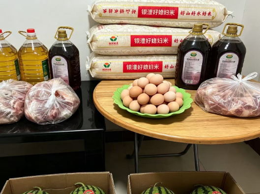 暖心聚力护童心 邻里守望显民风——星子山村村民爱心助力暑期公益托管班