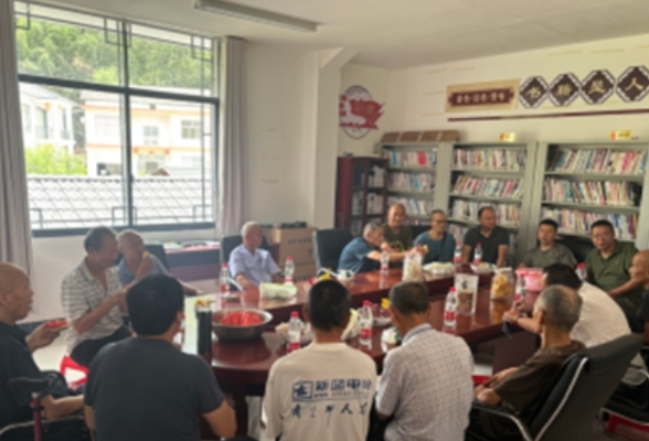 退伍不褪色 共话平安路——零溪镇新红村召开退役军人座谈会助力乡村治理