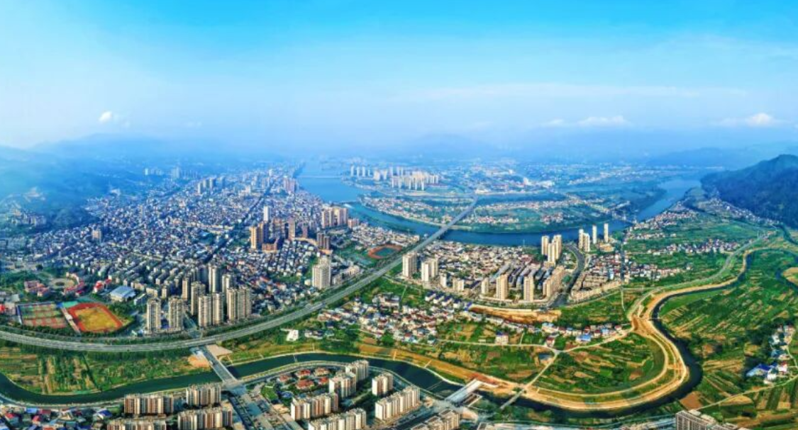 以思想之变谋突围 以实干之力赴新程——慈利县“渔浦大讲堂”专题党课侧记