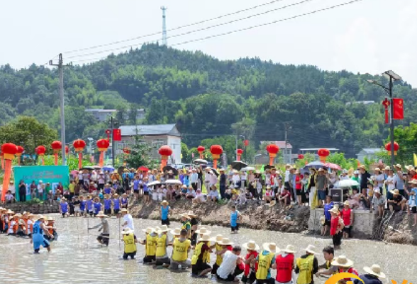 甘堰土家族乡川石村：阵地重塑暖民心 力量汇聚促振兴