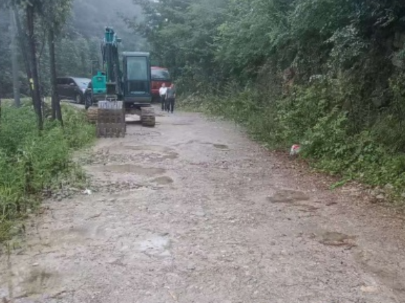 高峰土家族乡景阳村：党建引领办实事 修路修泵暖民心