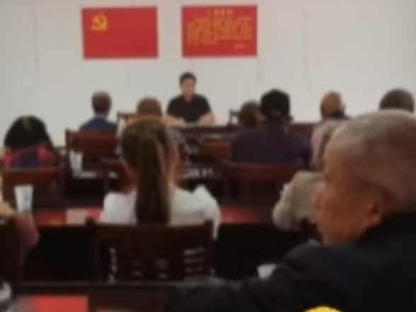 龙潭河镇枞木村：中秋座谈聚乡智 同心共绘振兴图